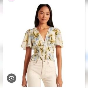 NWT Abercrombie & Fitch Women"s Blue Floral V-Neck Puff Sleeve Top Sz S $49